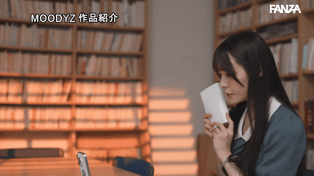mida00502 「もう生徒と先生という立場ではございません」 大人しくてモジモジした国語教師(性欲モンスター)に三年間狙われていた童貞(絶倫Mチ○ポ)の僕は卒業した瞬間に誘われて美しい丁寧淫語を囁かれながら30発抜かれまくった 八木奈々AV女優GIF画像-1