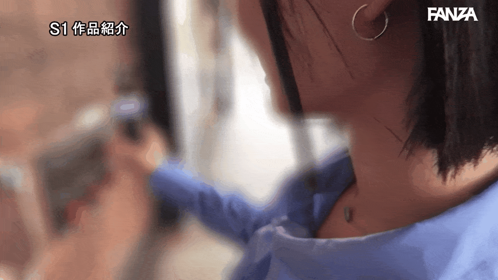 瀬戸環奈デート中の無邪気で素直な笑顔が可愛いGIFグラビア画像